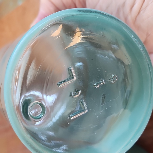 Vtg L&L Decanters - Set of 2 - Picture 7 of 11